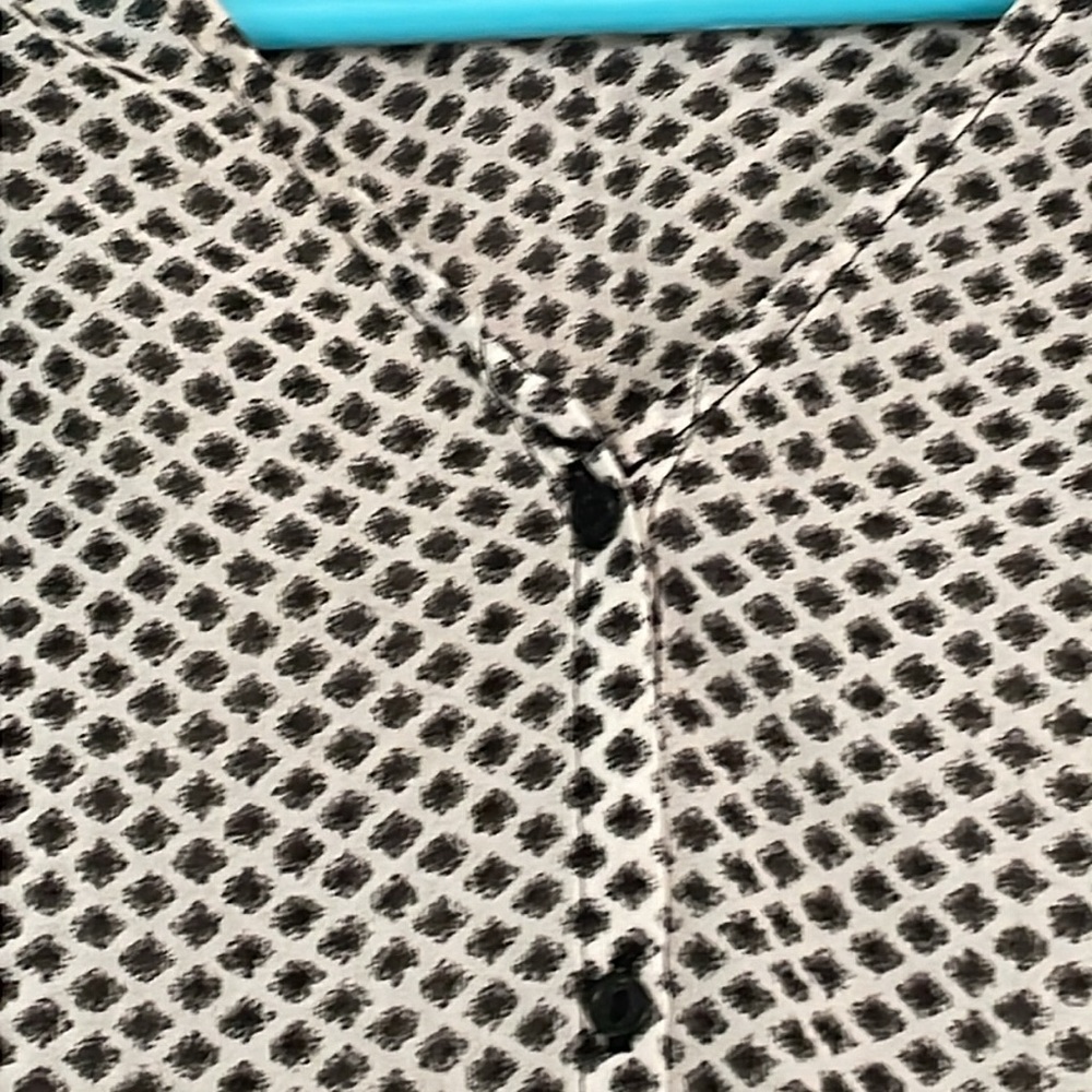H&M blouse size 2 black & white print V neck button down long sleeve w/ elastic - Picture 2 of 11
